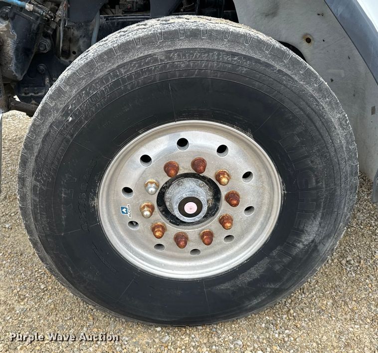 image for item LR9313 2001 Freightliner FL112 volumetric concrete mixer truck