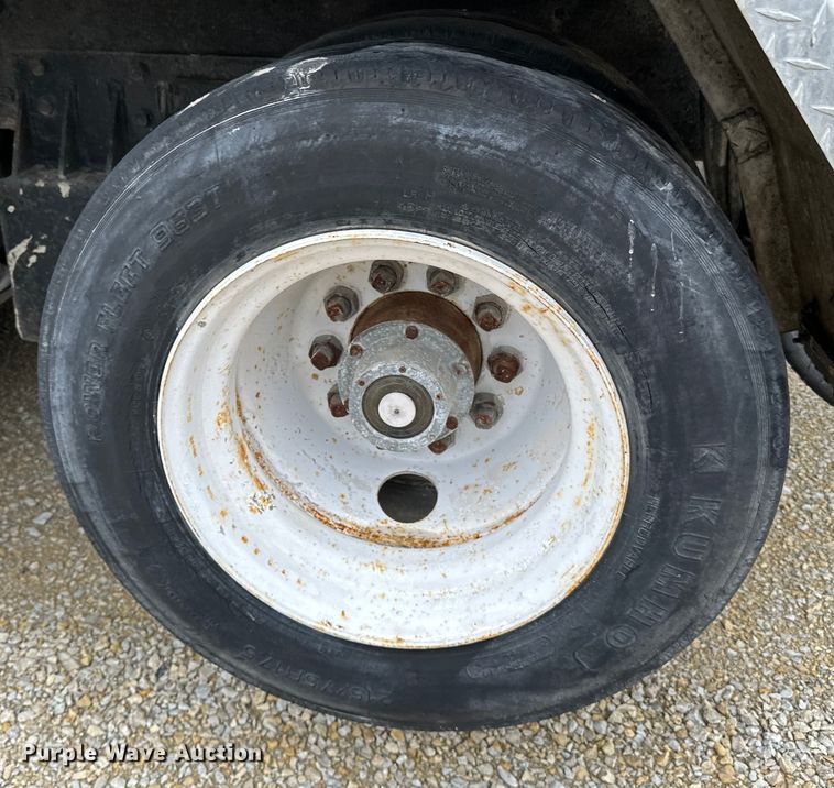 image for item LR9313 2001 Freightliner FL112 volumetric concrete mixer truck