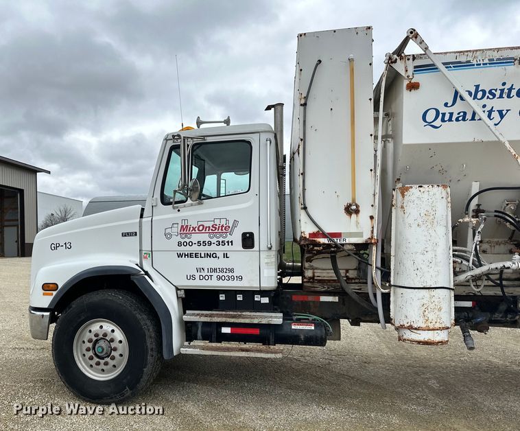 image for item LR9314 2001 Freightliner FL112 volumetric concrete mixer truck