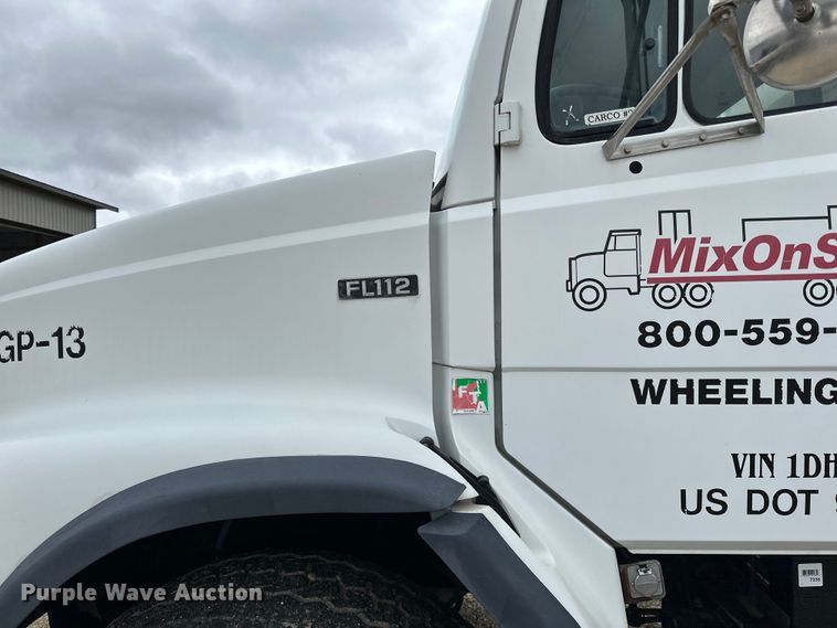 image for item LR9314 2001 Freightliner FL112 volumetric concrete mixer truck