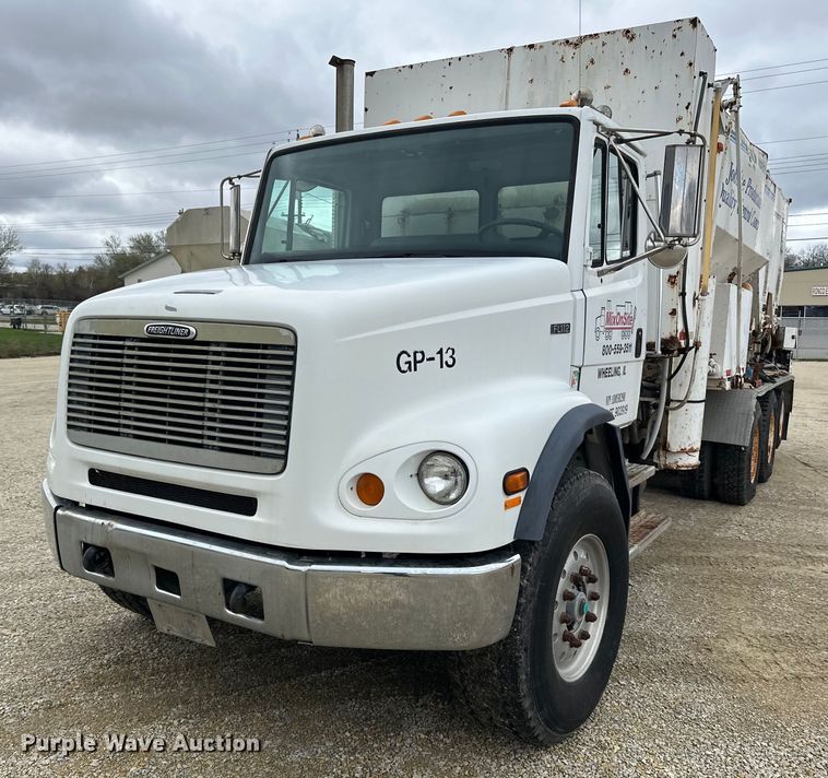 image for item LR9314 2001 Freightliner FL112 volumetric concrete mixer truck