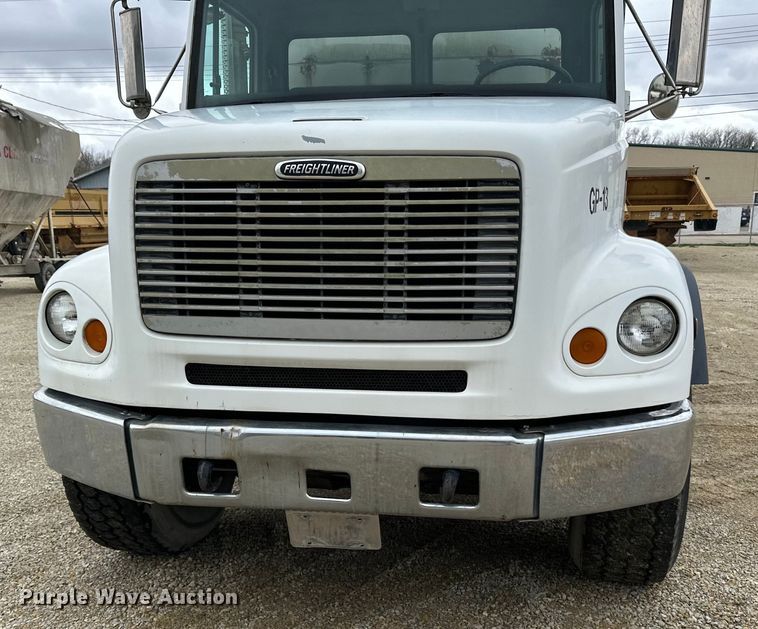 image for item LR9314 2001 Freightliner FL112 volumetric concrete mixer truck