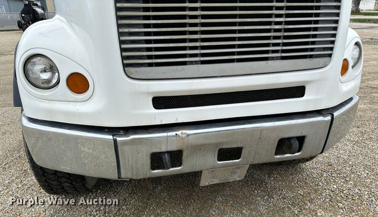 image for item LR9314 2001 Freightliner FL112 volumetric concrete mixer truck