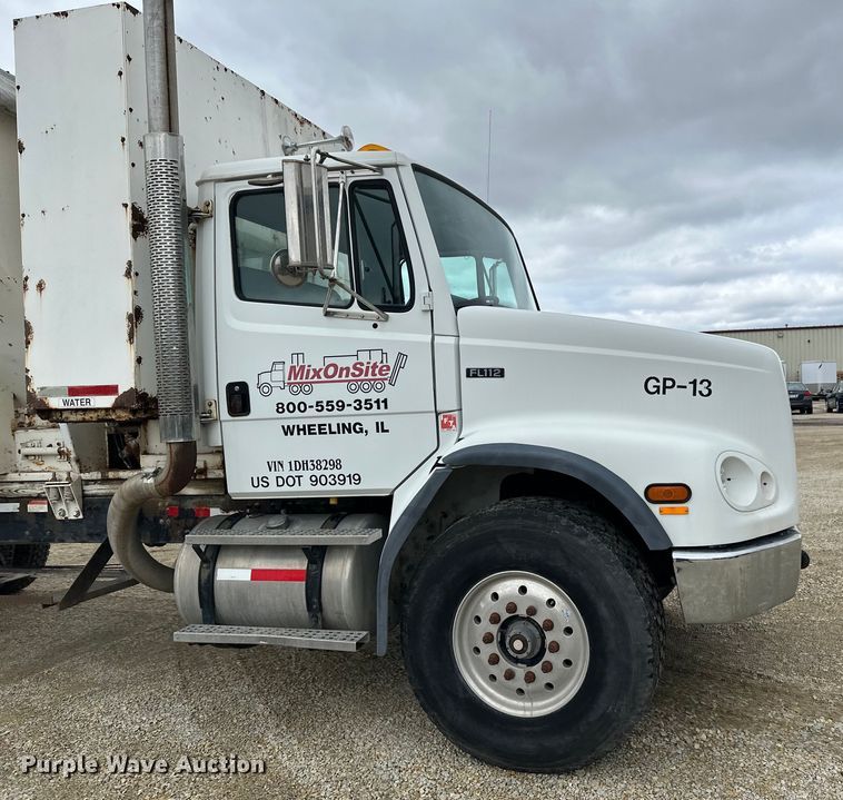 image for item LR9314 2001 Freightliner FL112 volumetric concrete mixer truck