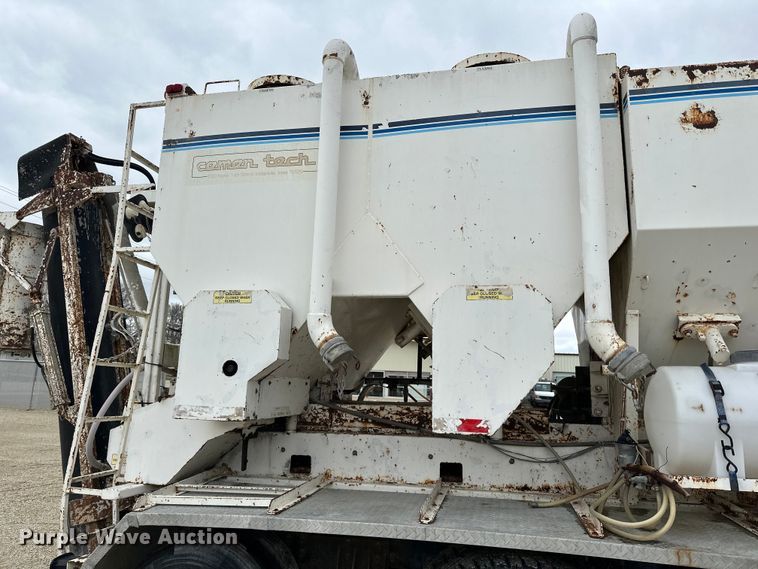 image for item LR9314 2001 Freightliner FL112 volumetric concrete mixer truck