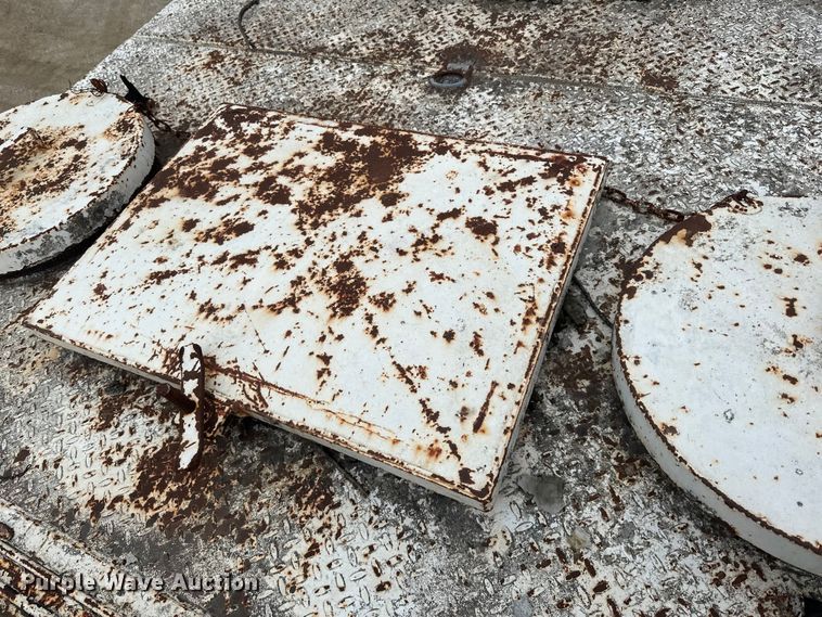 image for item LR9314 2001 Freightliner FL112 volumetric concrete mixer truck