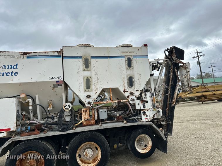 image for item LR9314 2001 Freightliner FL112 volumetric concrete mixer truck