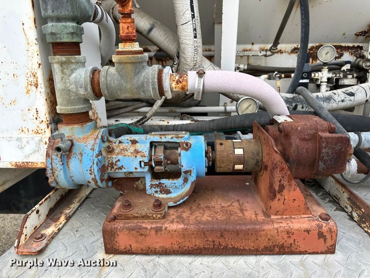 image for item LR9314 2001 Freightliner FL112 volumetric concrete mixer truck