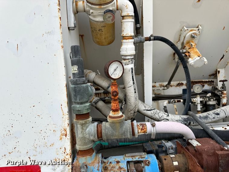 image for item LR9314 2001 Freightliner FL112 volumetric concrete mixer truck