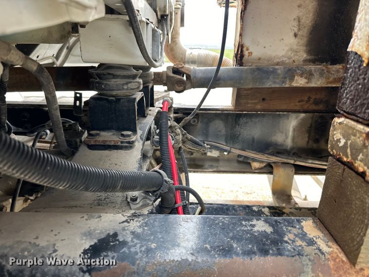 image for item LR9314 2001 Freightliner FL112 volumetric concrete mixer truck