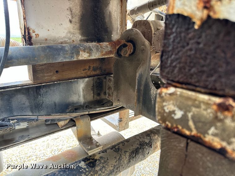 image for item LR9314 2001 Freightliner FL112 volumetric concrete mixer truck