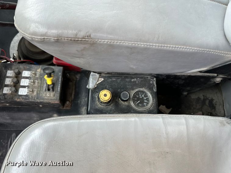 image for item LR9314 2001 Freightliner FL112 volumetric concrete mixer truck