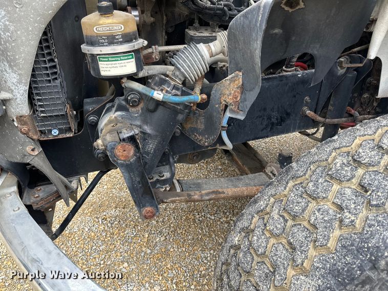 image for item LR9314 2001 Freightliner FL112 volumetric concrete mixer truck