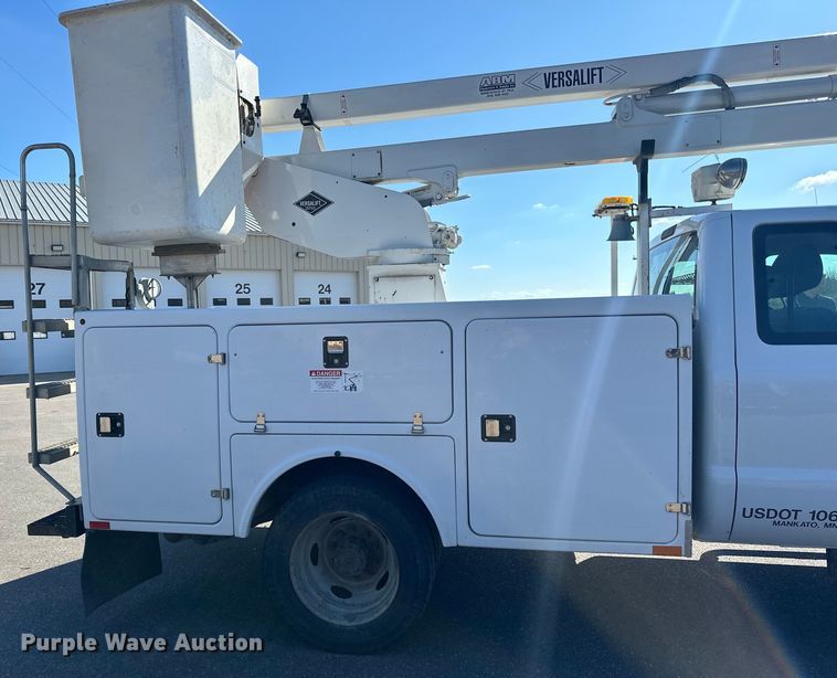 image for item LR9316 2015 Ford  F550 SuperCab bucket truck