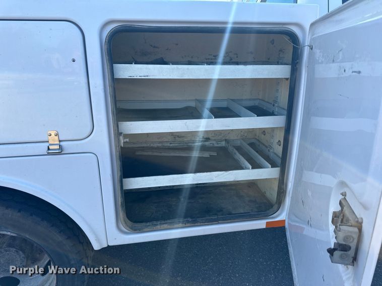 image for item LR9316 2015 Ford  F550 SuperCab bucket truck