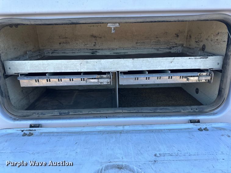 image for item LR9316 2015 Ford  F550 SuperCab bucket truck