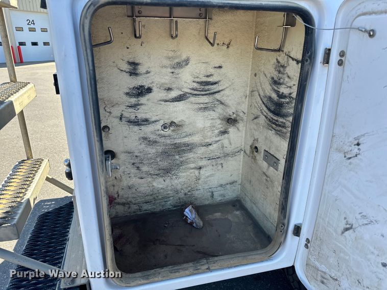 image for item LR9316 2015 Ford  F550 SuperCab bucket truck