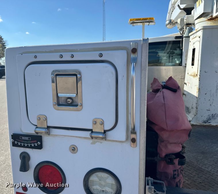 image for item LR9316 2015 Ford  F550 SuperCab bucket truck