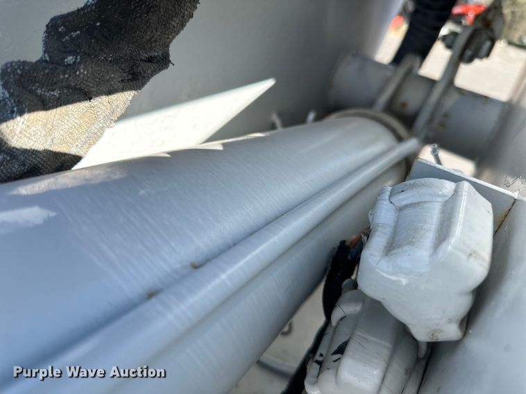 image for item LR9316 2015 Ford  F550 SuperCab bucket truck