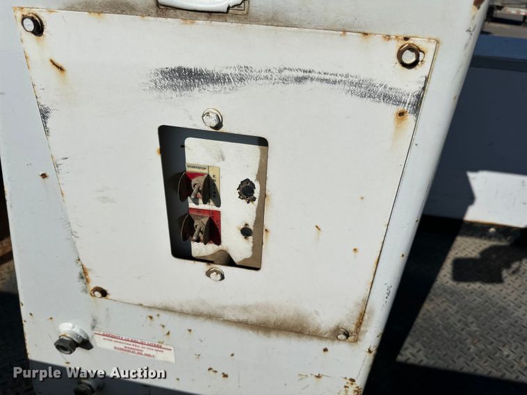 image for item LR9316 2015 Ford  F550 SuperCab bucket truck