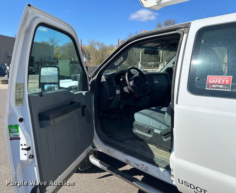 image for item LR9316 2015 Ford  F550 SuperCab bucket truck