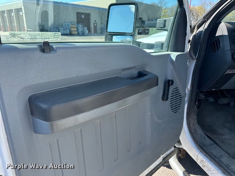 image for item LR9316 2015 Ford  F550 SuperCab bucket truck