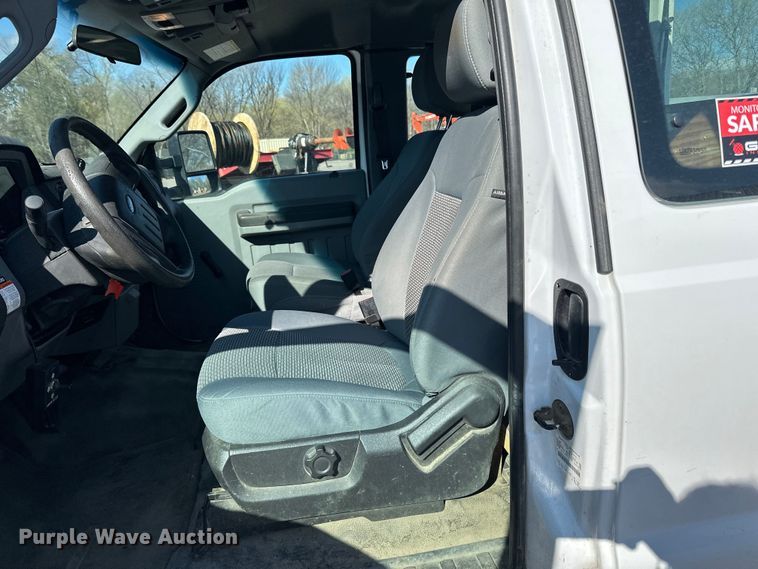 image for item LR9316 2015 Ford  F550 SuperCab bucket truck