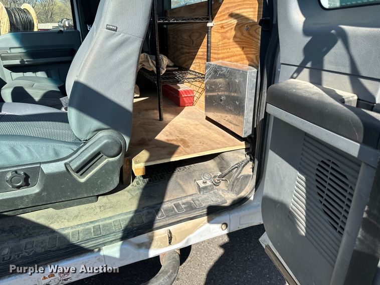 image for item LR9316 2015 Ford  F550 SuperCab bucket truck