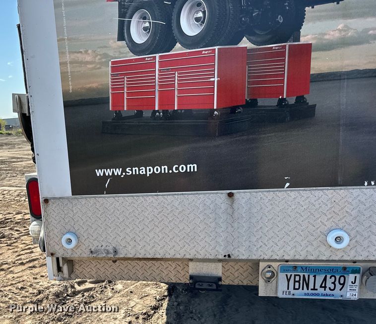image for item LR9320 2001 Ford  F650 delivery truck