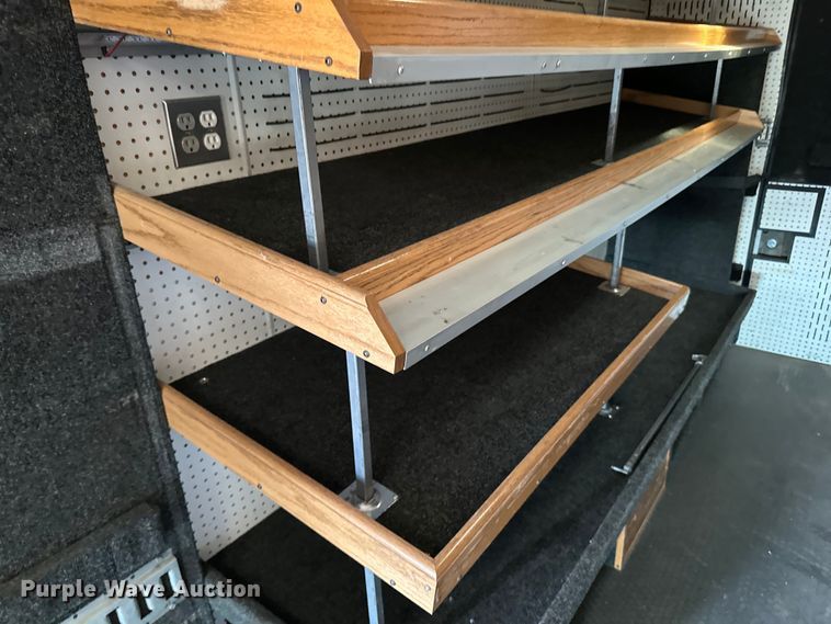 image for item LR9320 2001 Ford  F650 delivery truck