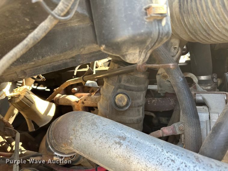 image for item LR9320 2001 Ford  F650 delivery truck