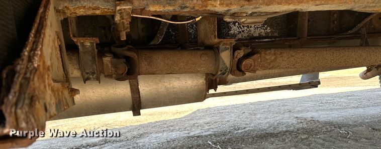 image for item LR9320 2001 Ford  F650 delivery truck