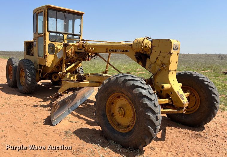 image for item LU9842 1967 Caterpillar 12F rigid frame motor grader