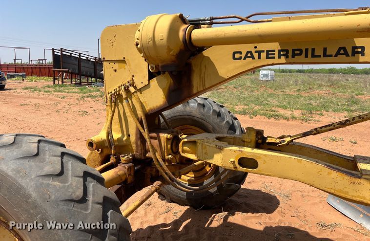 image for item LU9842 1967 Caterpillar 12F rigid frame motor grader