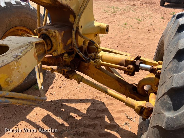 image for item LU9842 1967 Caterpillar 12F rigid frame motor grader