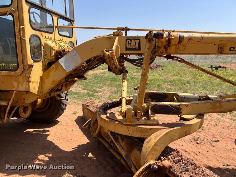 image for item LU9842 1967 Caterpillar 12F rigid frame motor grader