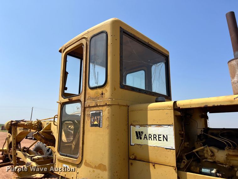 image for item LU9842 1967 Caterpillar 12F rigid frame motor grader