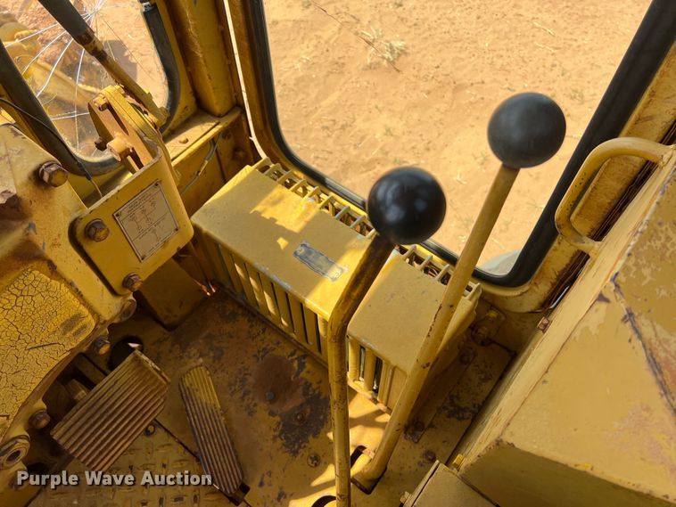 image for item LU9842 1967 Caterpillar 12F rigid frame motor grader