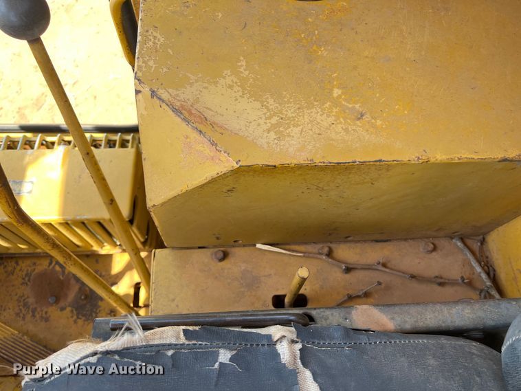 image for item LU9842 1967 Caterpillar 12F rigid frame motor grader