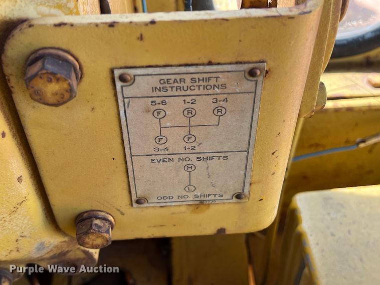 image for item LU9842 1967 Caterpillar 12F rigid frame motor grader