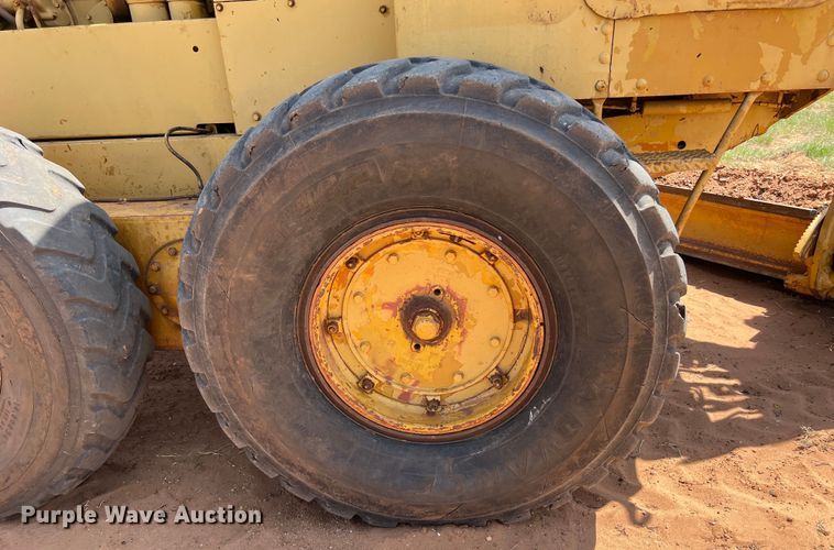 image for item LU9842 1967 Caterpillar 12F rigid frame motor grader