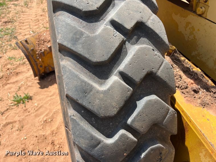 image for item LU9842 1967 Caterpillar 12F rigid frame motor grader