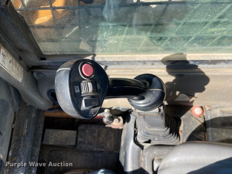 image for item LW9016 2011 Case SV185 skid steer loader