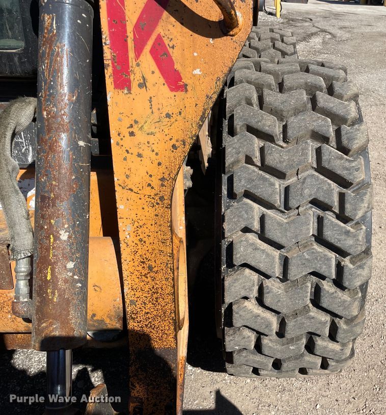 image for item LW9016 2011 Case SV185 skid steer loader