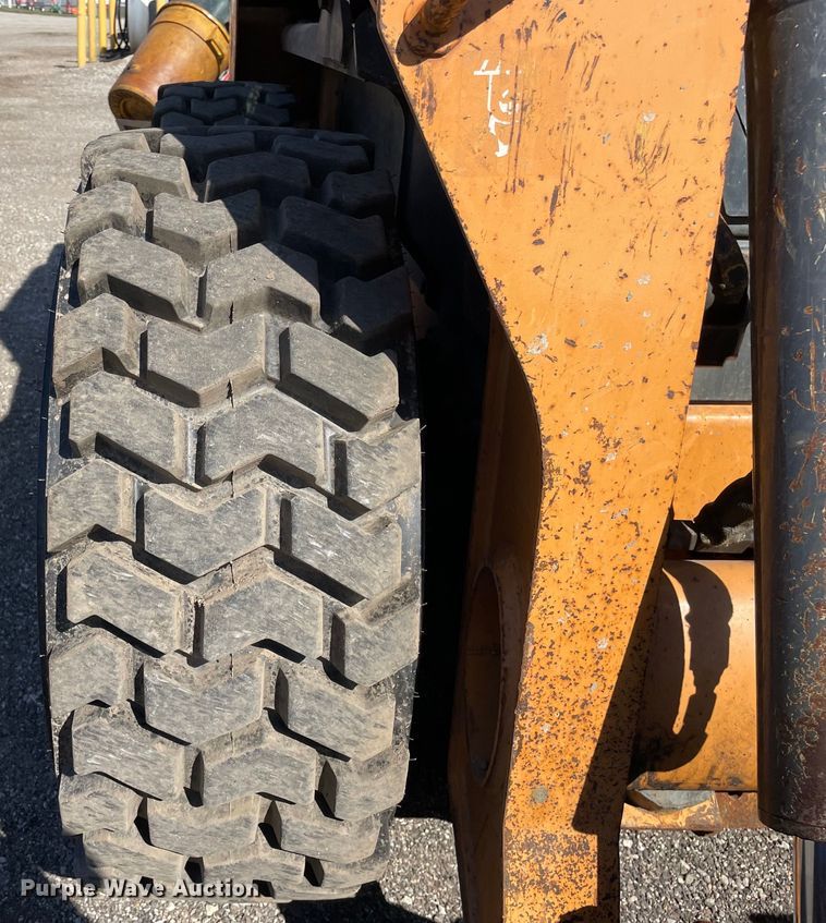 image for item LW9016 2011 Case SV185 skid steer loader
