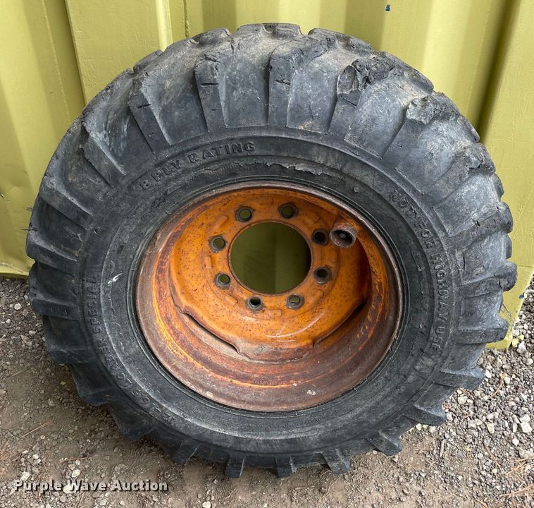 image for item LW9016 2011 Case SV185 skid steer loader