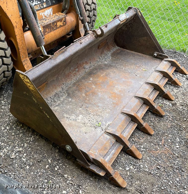 image for item LW9016 2011 Case SV185 skid steer loader