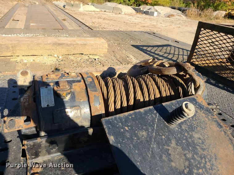 image for item MJ9525 2015 Landoll tilt deck equipment trailer