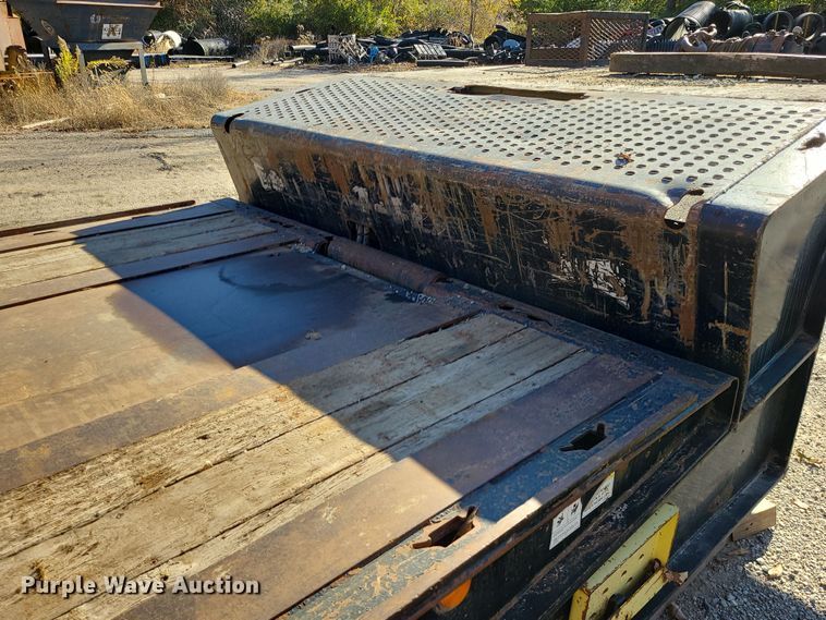 image for item MJ9525 2015 Landoll tilt deck equipment trailer