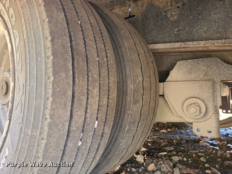 image for item MJ9525 2015 Landoll tilt deck equipment trailer